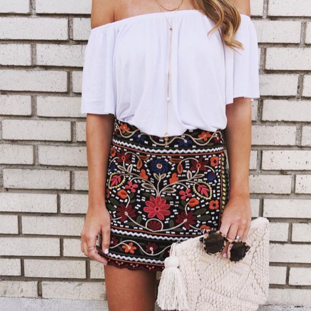 Goodnight Macaroon Embroidered Miniskirt Medium